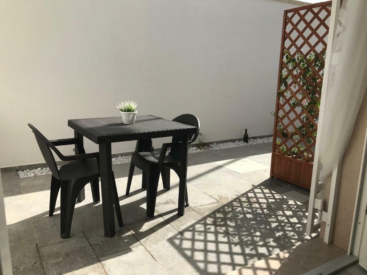 Ferienwohnung Doppiobi Torre Lapillo Exterior foto